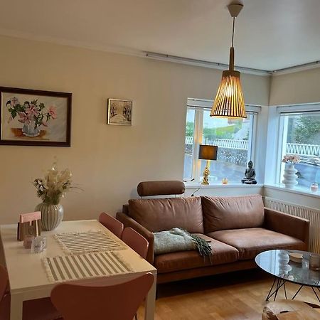 Charming 3 Bedroom Apartment Akureyri Luaran gambar