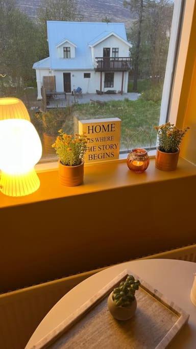 Charming 3 Bedroom Apartment Akureyri Luaran gambar