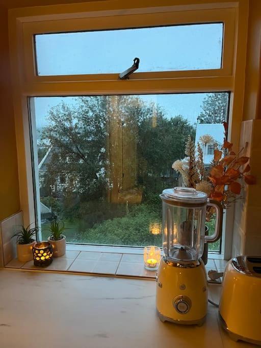 Charming 3 Bedroom Apartment Akureyri Luaran gambar